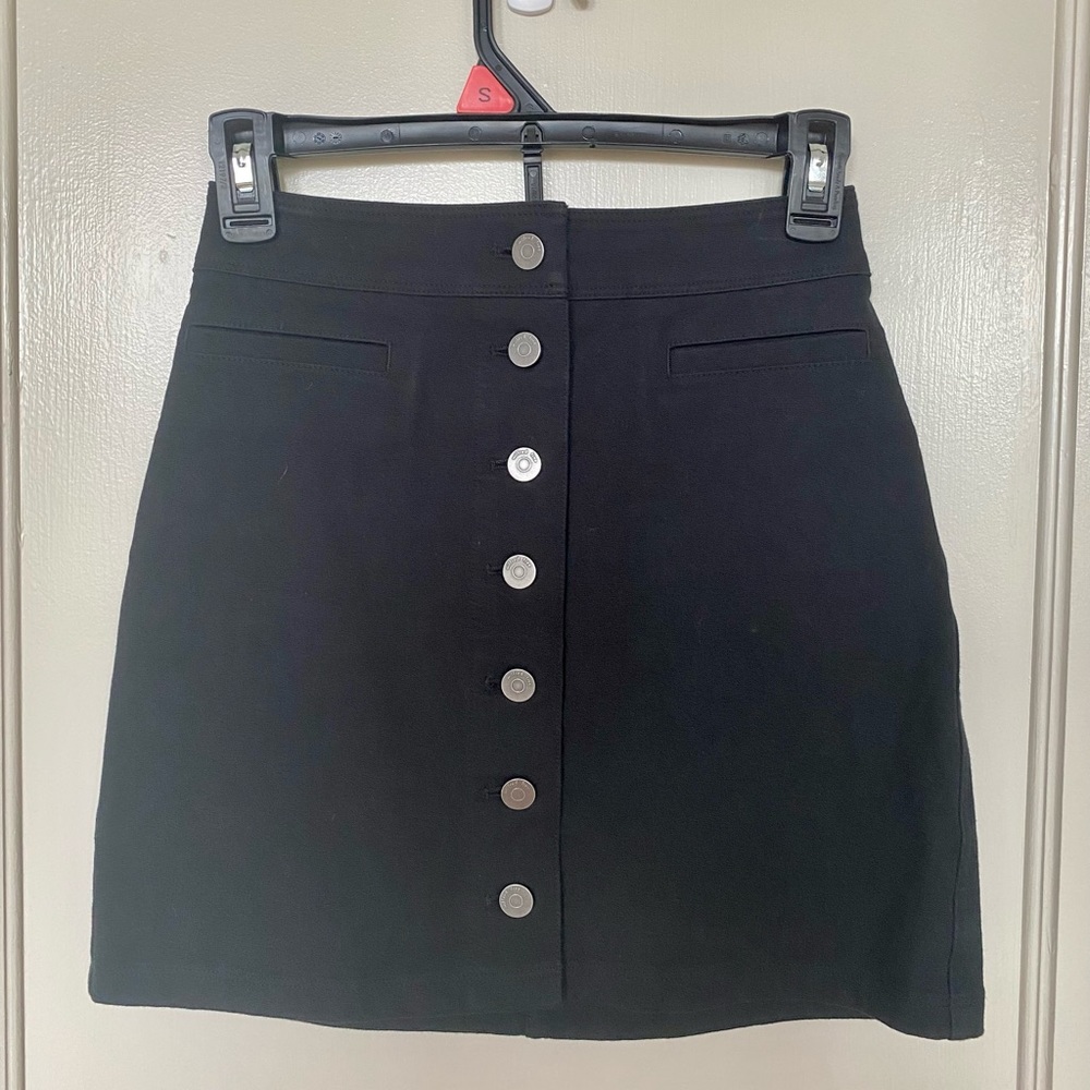 Aritzia Wilfred Free skirt